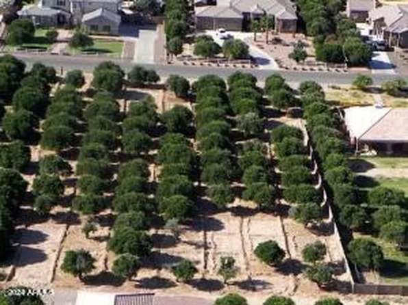 3742 E SUNNYDALE Drive E #27, Queen Creek, AZ 85142