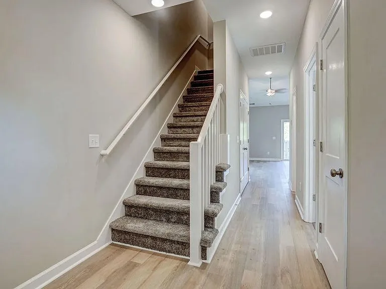 154 Lincoln Place Cir — Photo 2