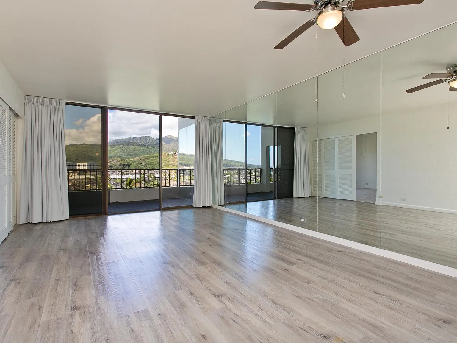 3 bed, 1657 sqft, $5,000 — Photo 2