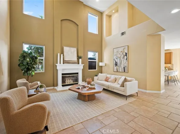 8501 Browns Creek Ln, Canoga Park, CA 91304