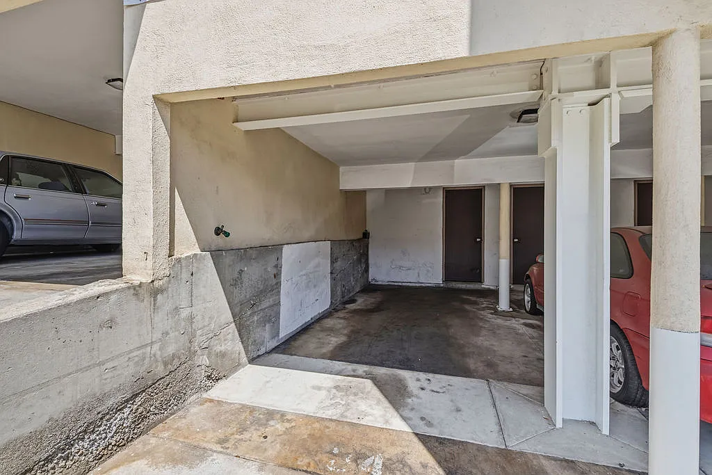 The Edgeworth Apartments — Photo 2