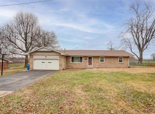 5 Saint Charles Dr, Collinsville, IL