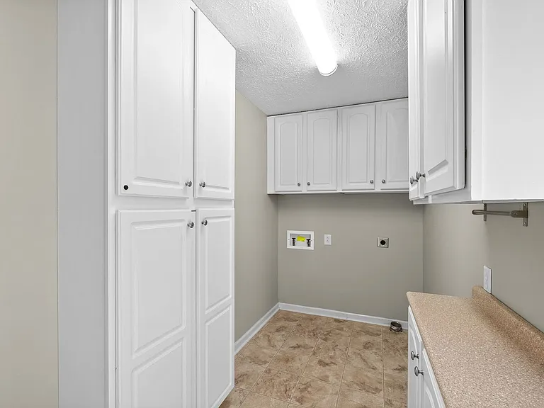 3487 Hickory Glen Dr — Photo 18