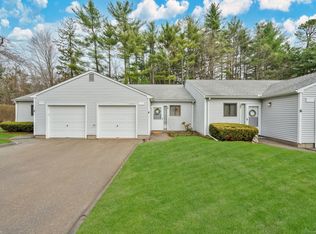 4 Knoll Ln UNIT 4, Weatogue, CT 06089