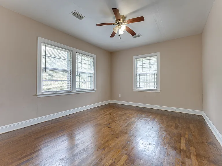 1500 W Short 17th St — Photo 30