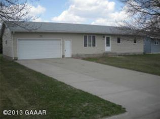 140 Par Dr, Melrose, MN 56352