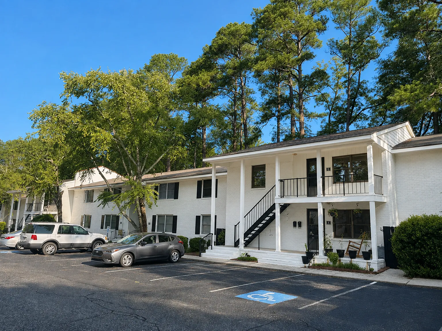Whitfield Apartments — Photo 1