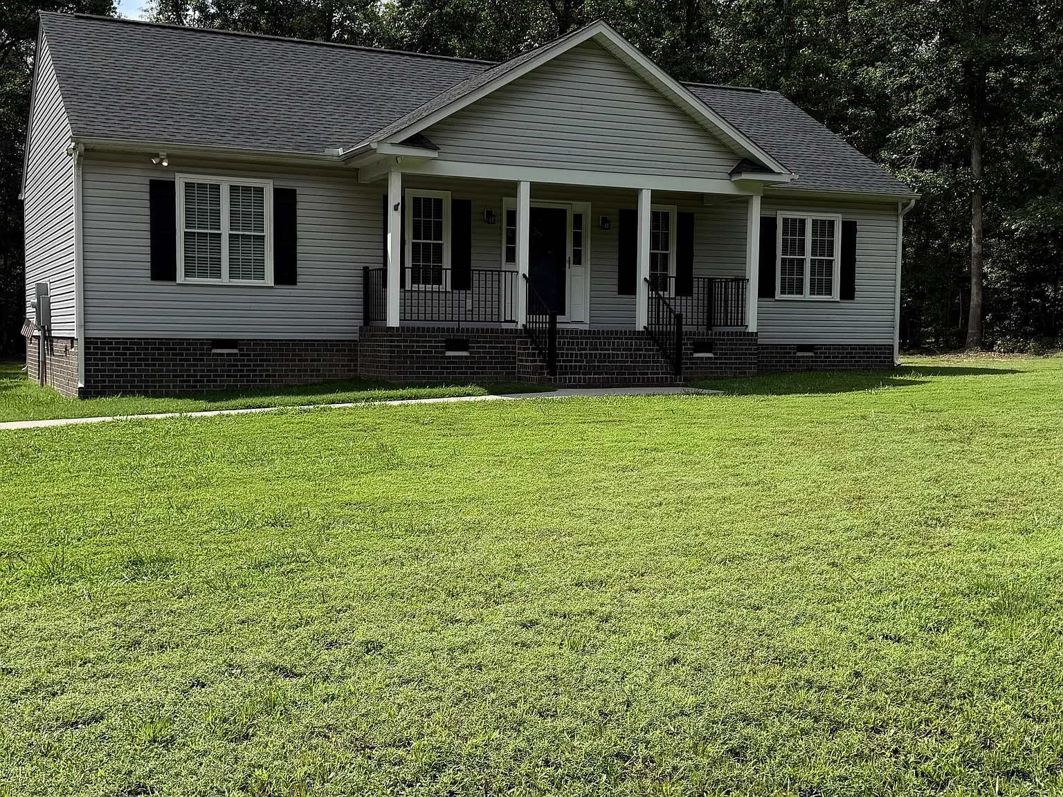3 bed, 1400 sqft, $2,200 — Photo 1