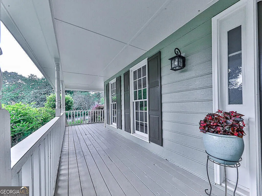 3 bed, 2.0 bath, 1818 sqft, $2,825 — Photo 3