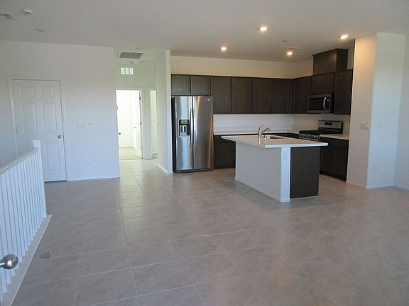 5th image of 925 Kyanite Ln