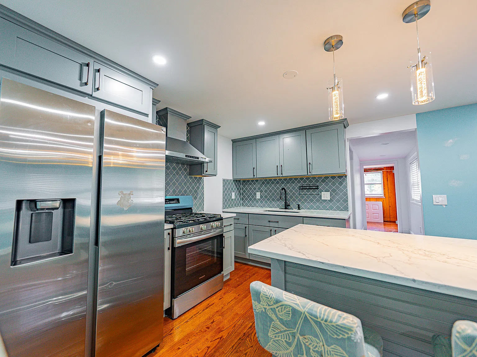 5 bed, 2000 sqft, $4,200 — Photo 4