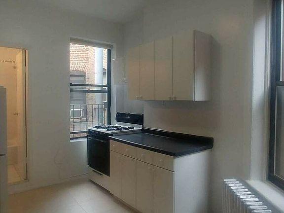 2nd image of 410 Amsterdam Ave APT 5N