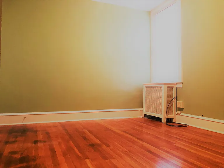 618 Gerhard St — Photo 9