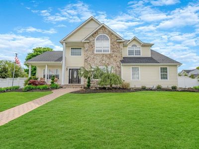 31 Willowbend Lane, Holtsville, NY, 11742