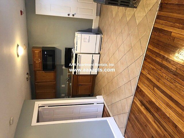 2nd image of 124 Washington Ave
