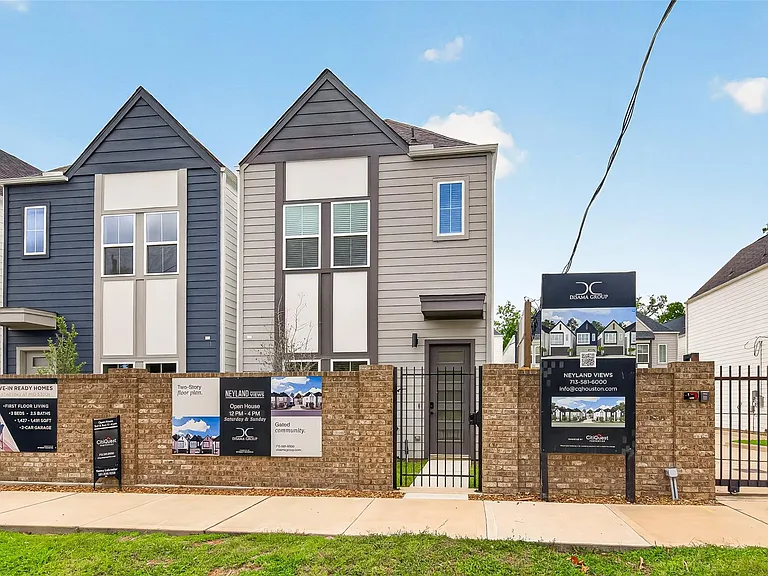 328 Neyland St — Photo 25