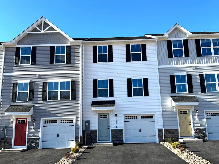 2876 Orchard Ridge Ln — Photo 1