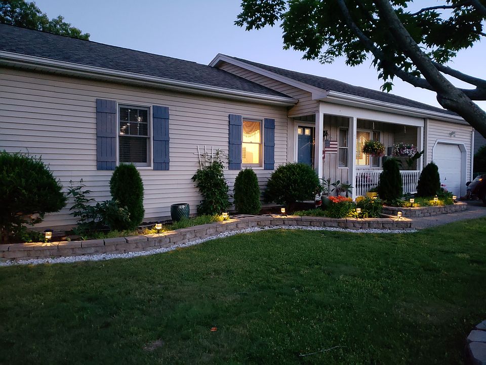 119 Reed St, Chicopee, MA 01020 Zillow