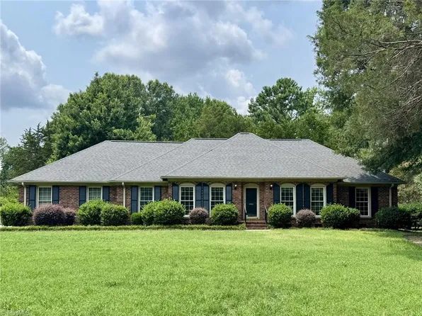 2009 Westover Ter, Burlington, NC 27215