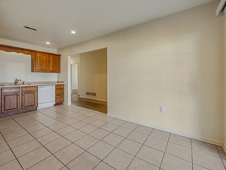 1224 Deseret Dr — Photo 23