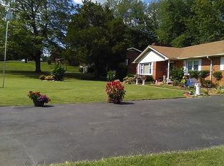 239 Twin Hills Dr, Greenville, KY 42345