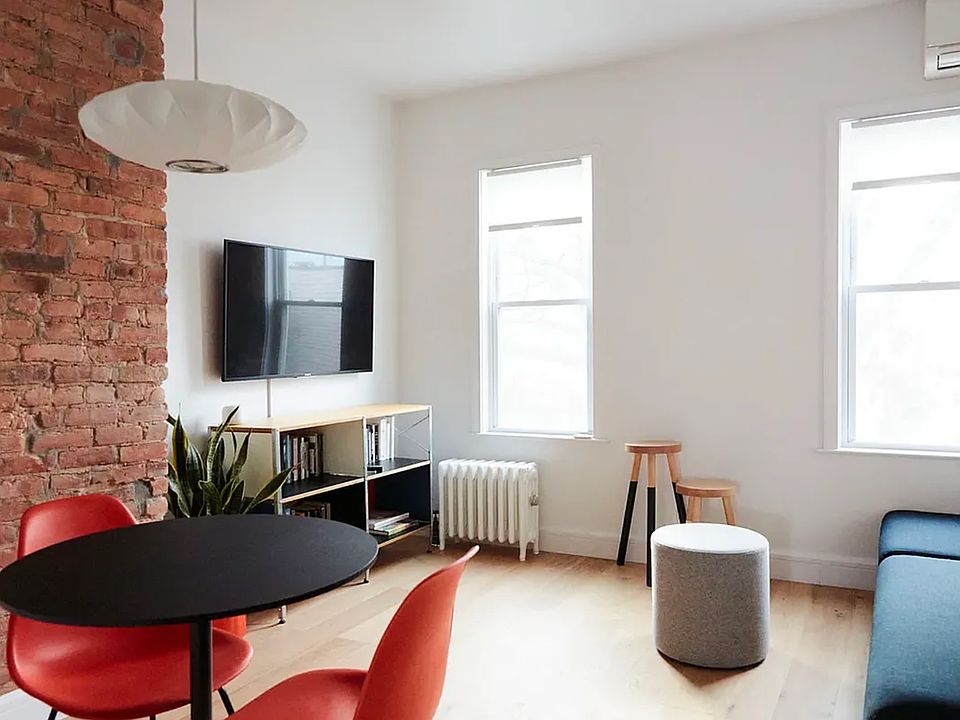 1st image of 967 Lorimer St Unit 1