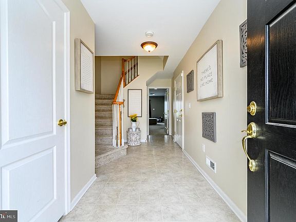 3rd image of 1044 Buckingham Dr #32