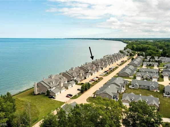 3000 Whispering Shores Dr, Vermilion, OH 44089
