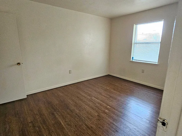 102 E Avenue A #1 — Photo 13