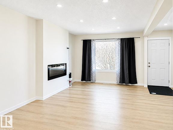 4th image of 11519 137th Ave NW