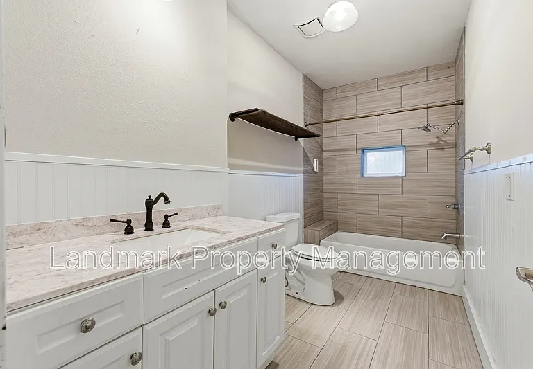 405 College St — Photo 14