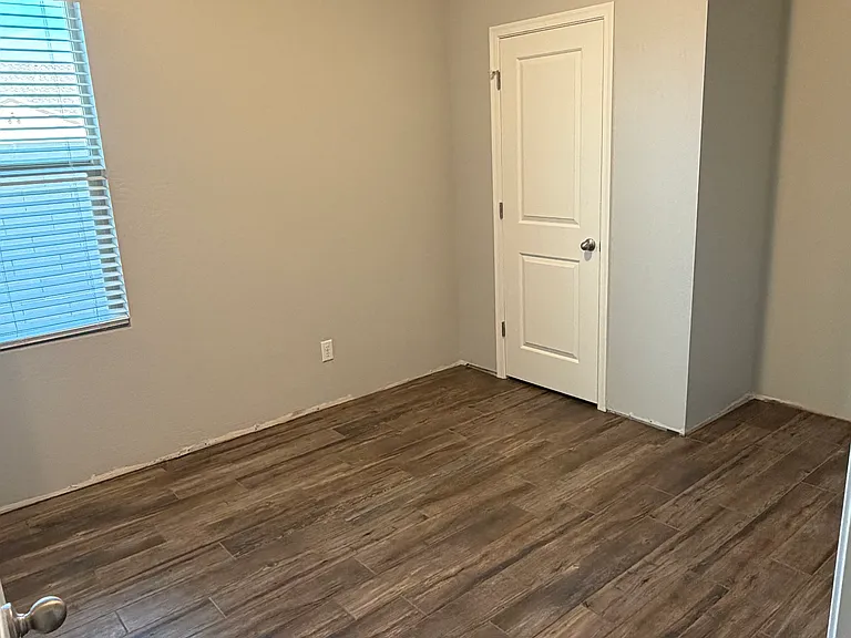 20001 W Woodlands Ave — Photo 13