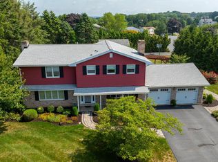 3220 Pleasant View Dr, Manheim, PA 17545
