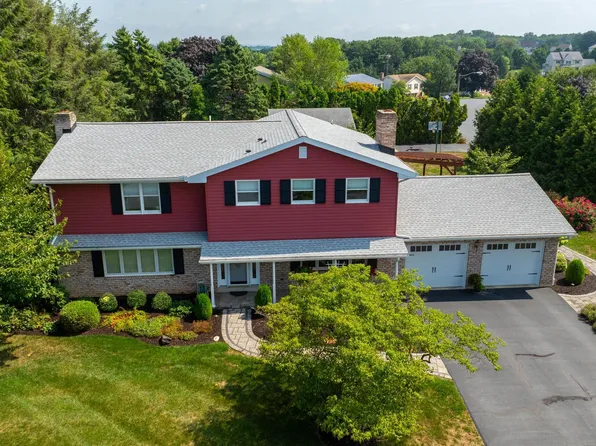 3220 Pleasant View Dr, Manheim, PA 17545