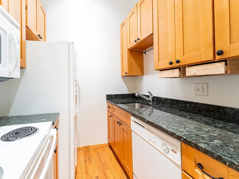 1318 14th St NW #206 — Photo 22