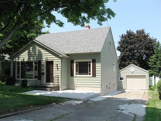 1st image of 1594 W 32nd St