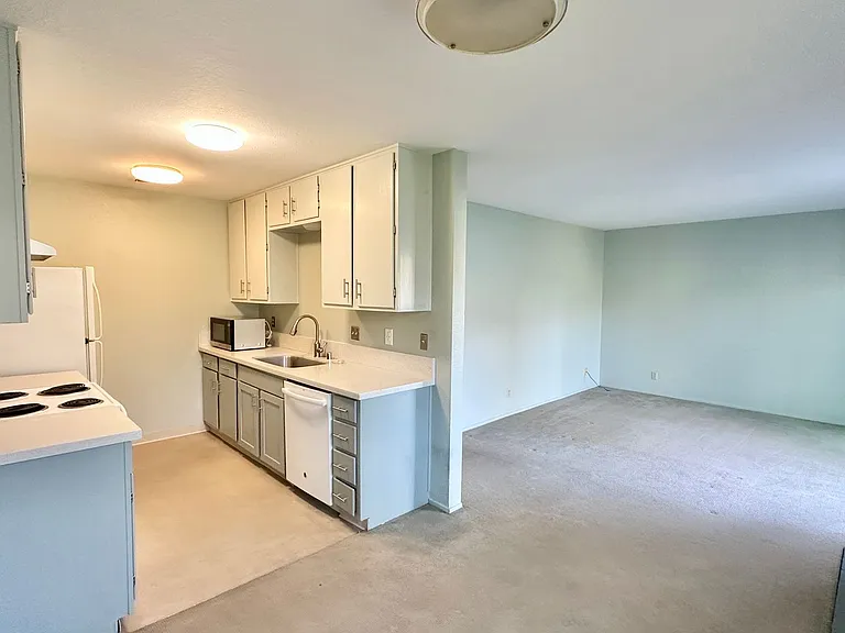 40 Emery Bay Dr — Photo 3