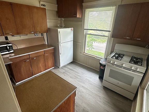 3rd image of 106 Clarendon St APT 3