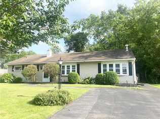 34 Elmhurst Cir, Auburn, NY 13021