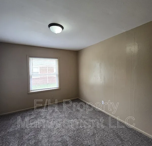 1952 S Hiram Ave — Photo 10