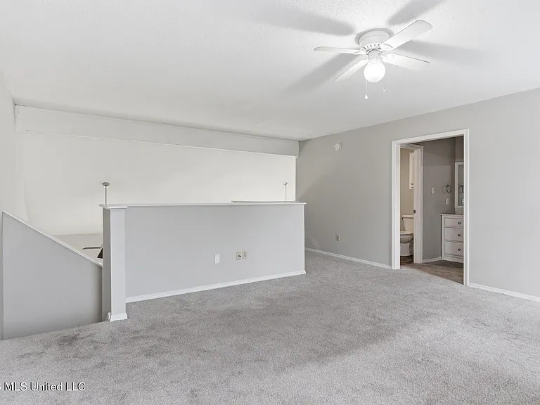 2387 Trafalgar Dr — Photo 19
