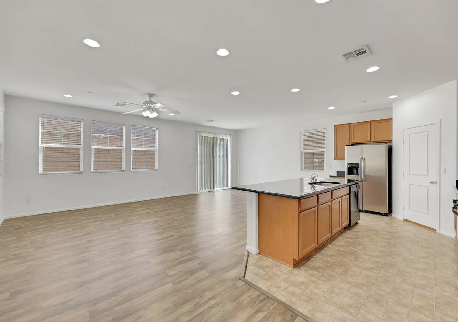 5 Bedroom in Henderson — Photo 4