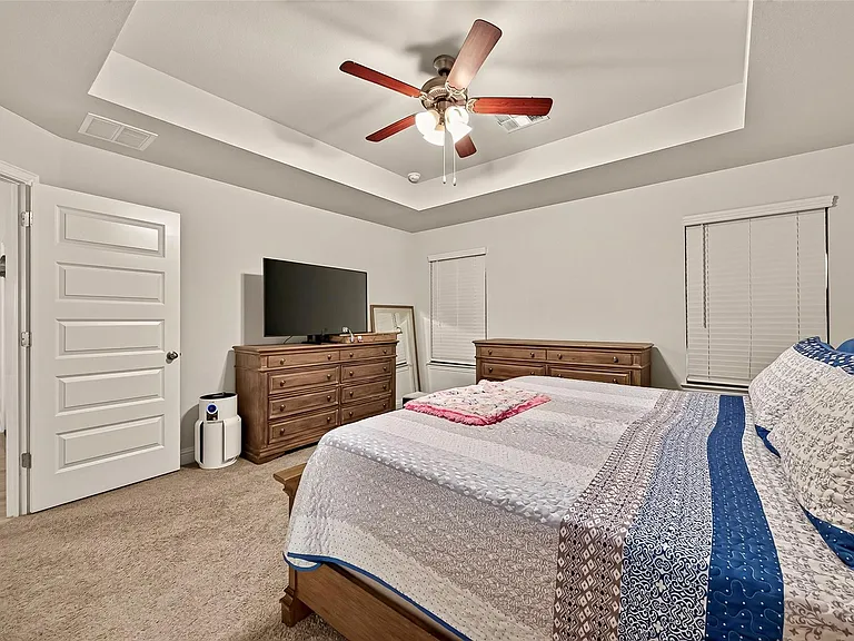 2605 Golden Palms Ln — Photo 28