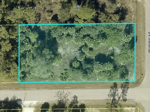 701 Broadway Ave, Lehigh Acres, FL 33972