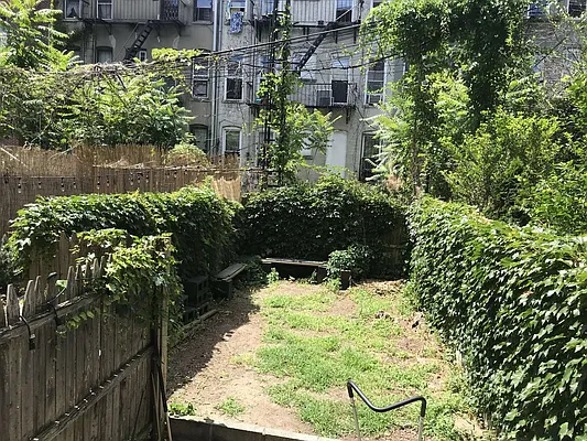 Rented by TheRealEstateCompany.com LLC | media 24