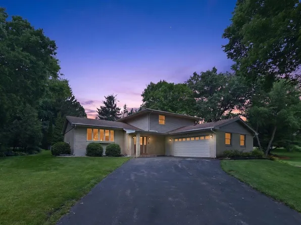 3924 S Meadow Dr, Middleton, WI 53562