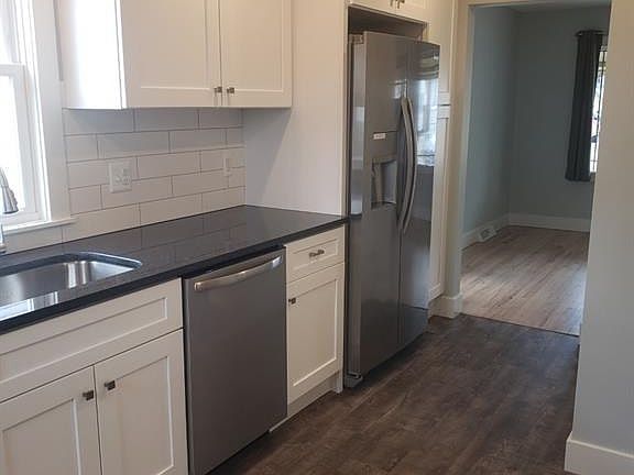 5th image of 27088 Dartmouth St