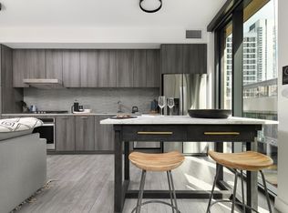 917 W Madison St #2X2, Chicago, IL 60607