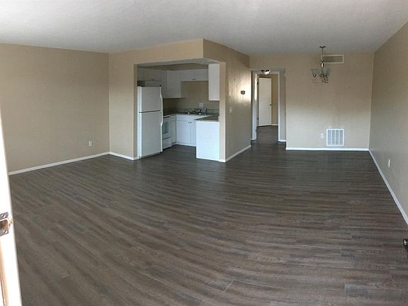 living/kitchen/dining