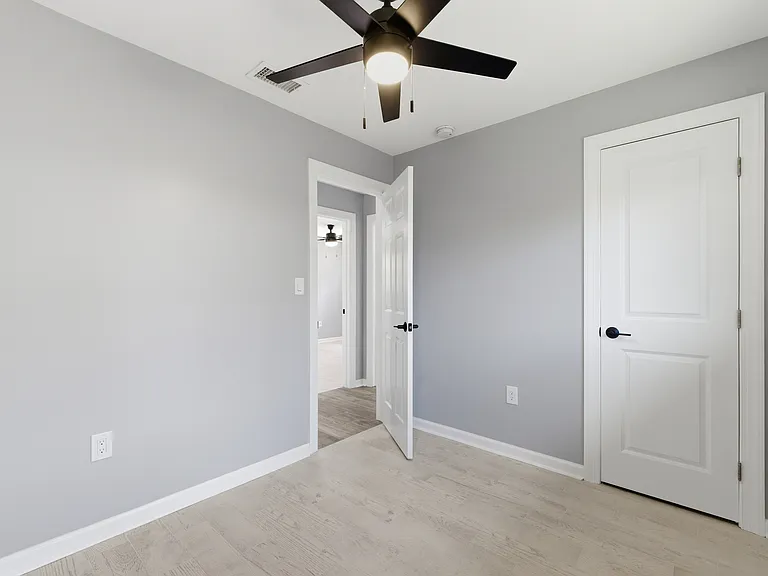 Bedroom 3 - Reverse Angle
